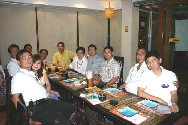 061119-z10.jpg (81784 bytes)