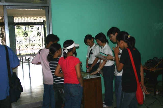 070218-d.jpg (64449 bytes)