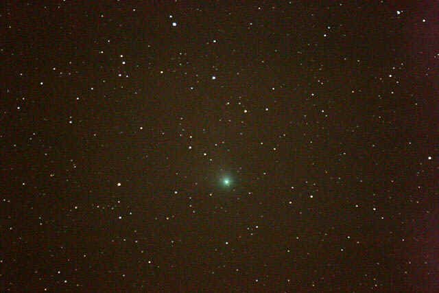 050312comet_machholz_04q2-a.jpg (48446 bytes)