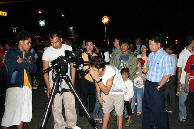 060225naw-p.jpg (86393 bytes)