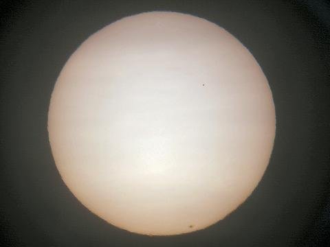 061109_062540mercury_trans_loinaz.jpg (9526 bytes)