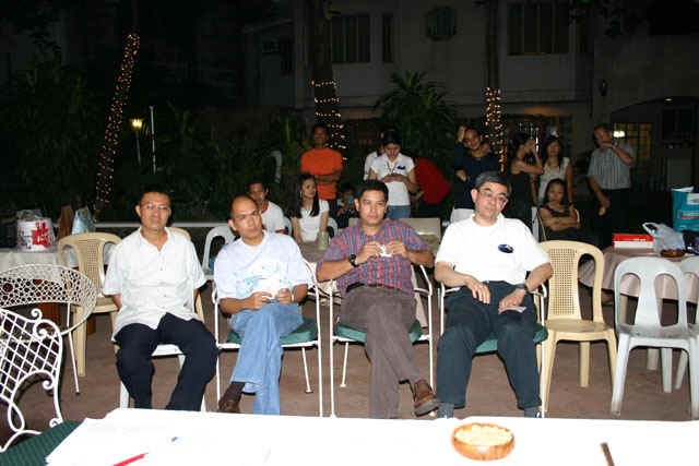 061217-c.jpg (88409 bytes)